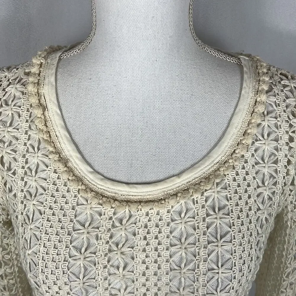 Anthropologie Akemi + Kin Franja Crochet‎ Fringed Top in Ivory.